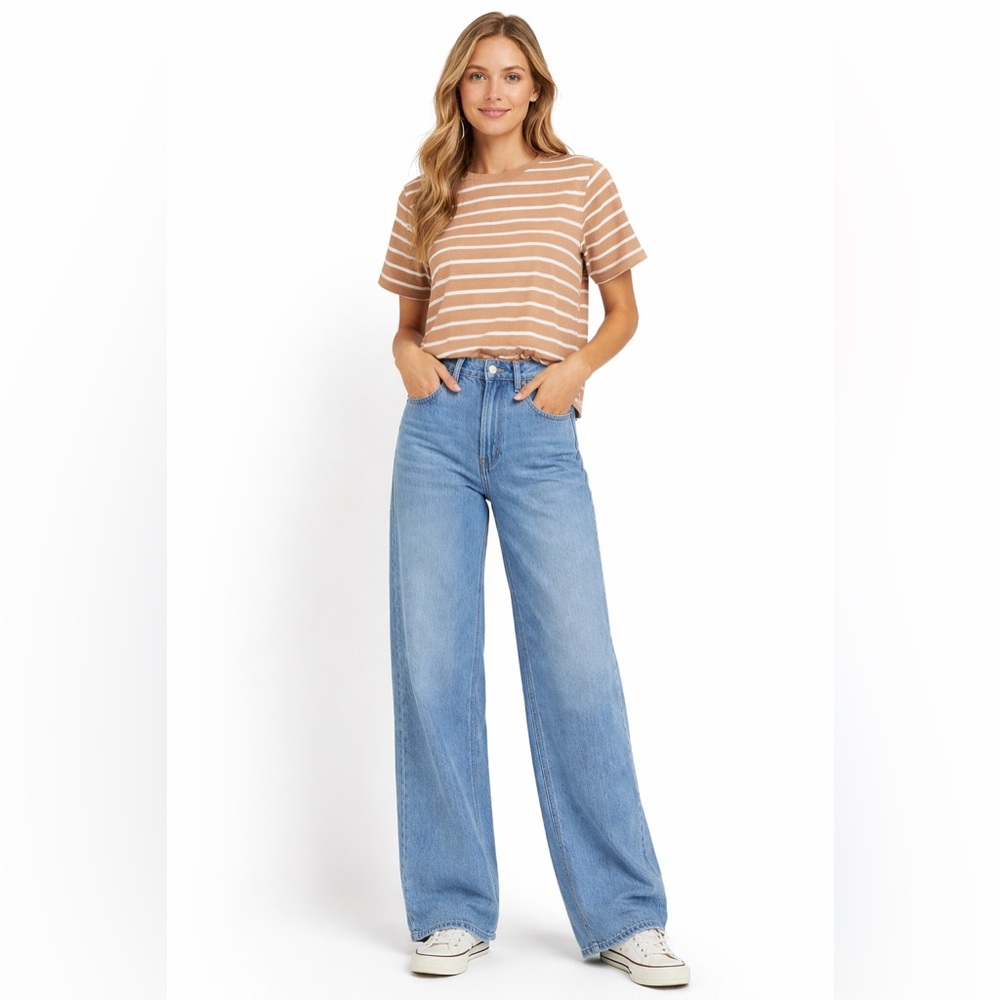 Express Women’s Boxy Crew Neck Classic Striped 100% Cotton Tee Size Medium